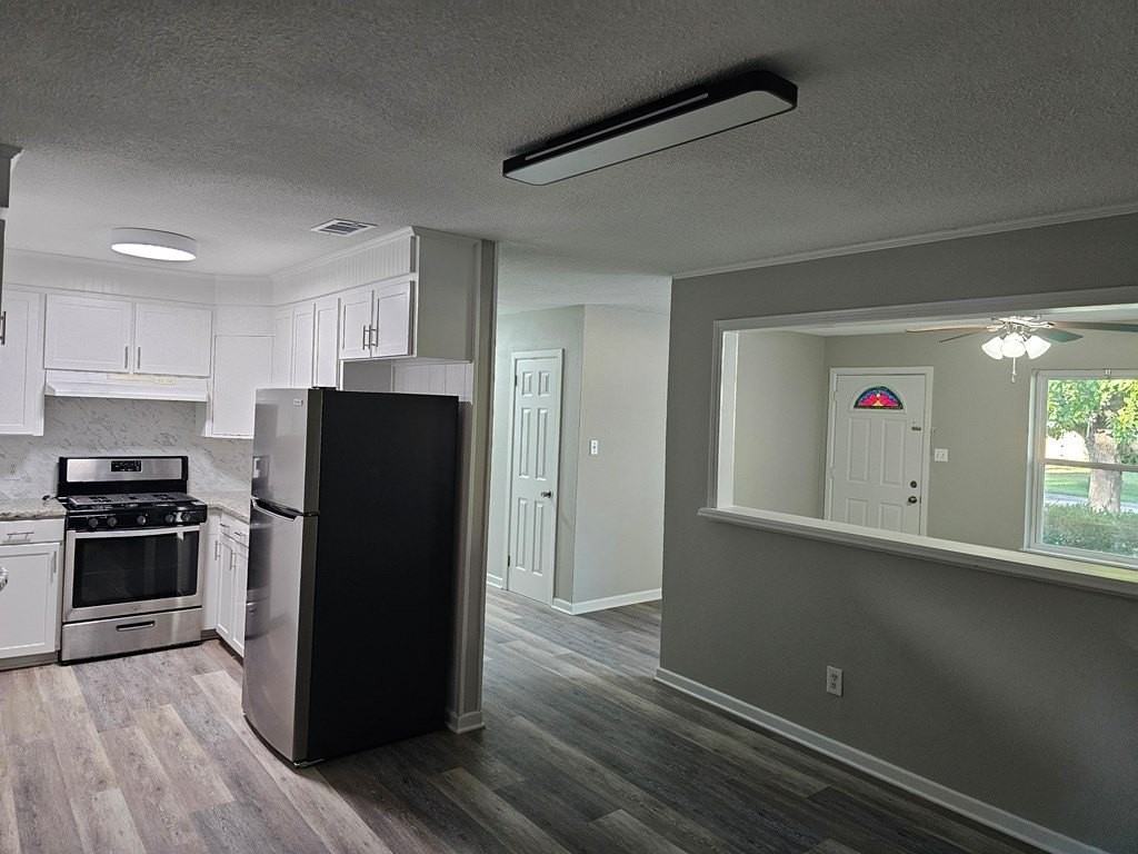 4 Sidney Dr - Photo 2 of 8