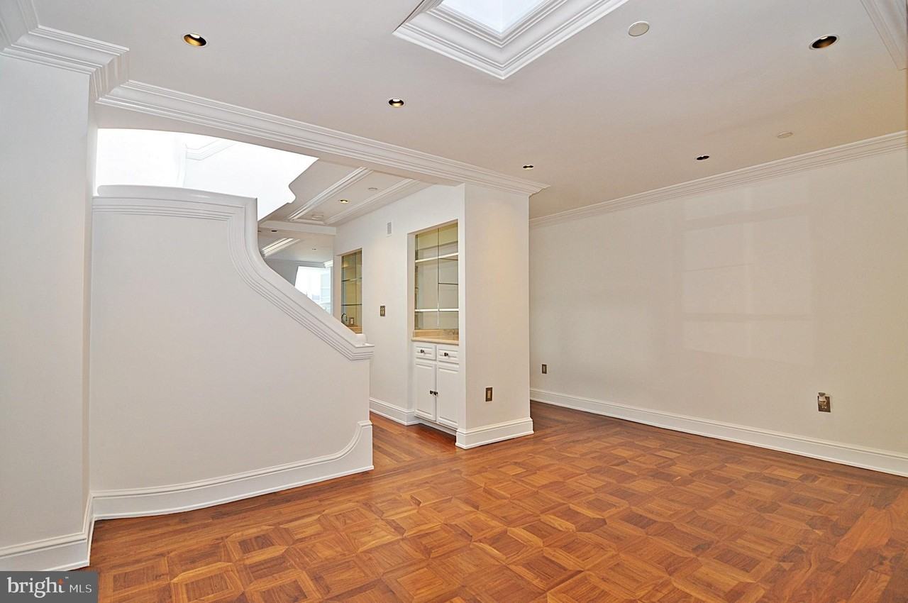 3030 K St Nw Apt 204 #204 - Photo 7 of 34