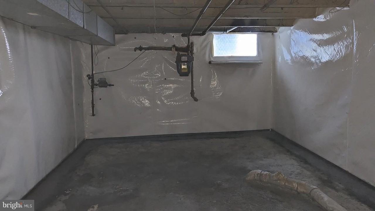 124 West Hamburg Street - Photo 3 of 31