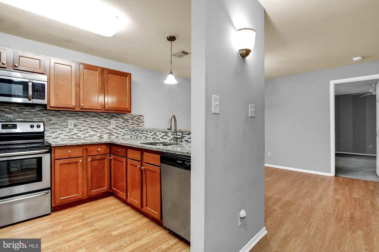 603 Thames Way Apt F - Photo 2 of 27