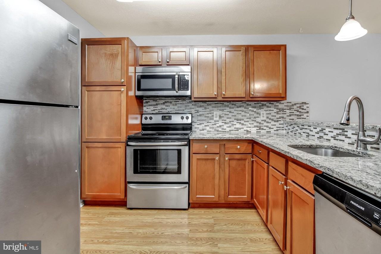 603 Thames Way Apt F - Photo 4 of 27