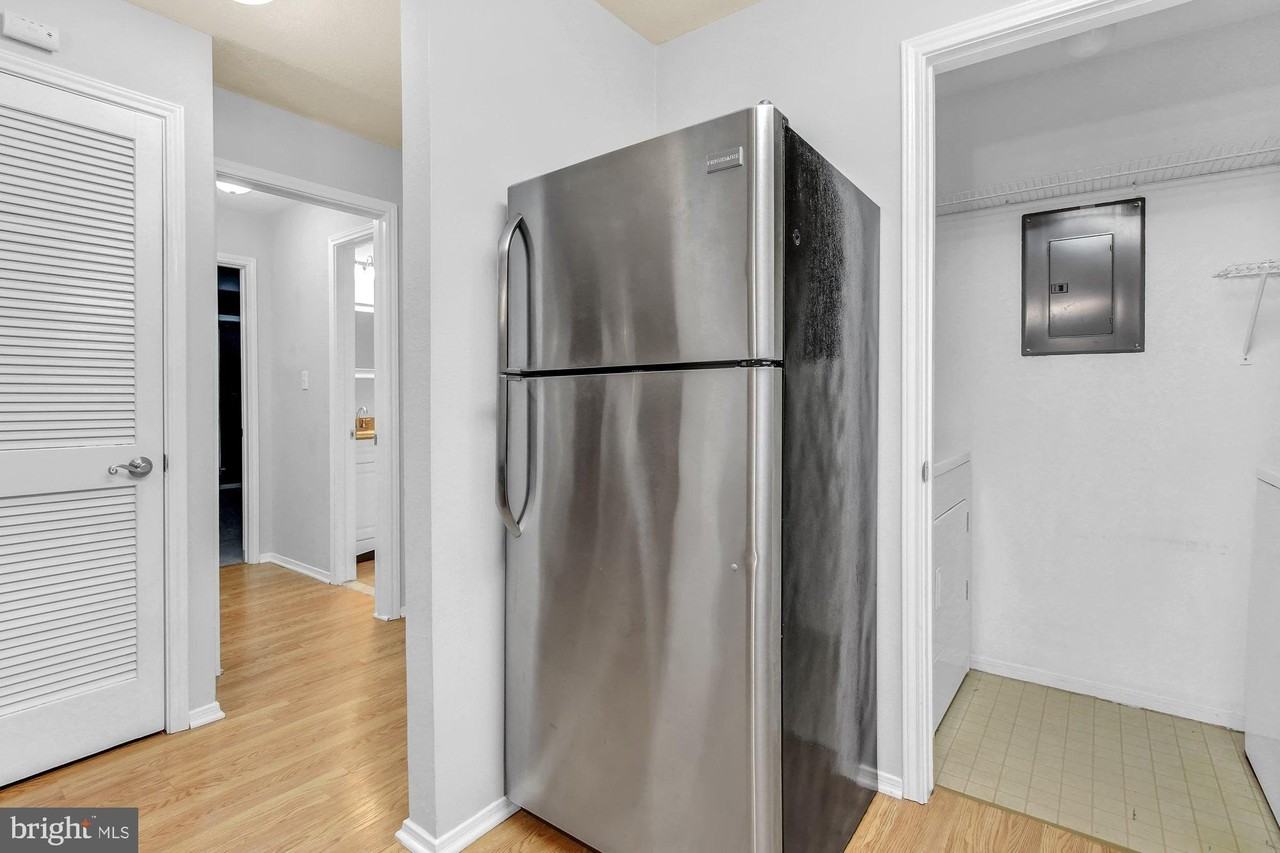 603 Thames Way Apt F - Photo 6 of 27