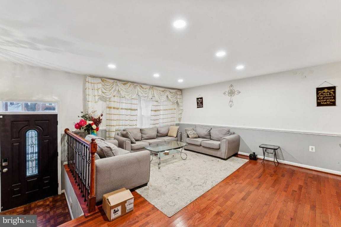 14430 Bakersfield Court - Photo 5 of 15