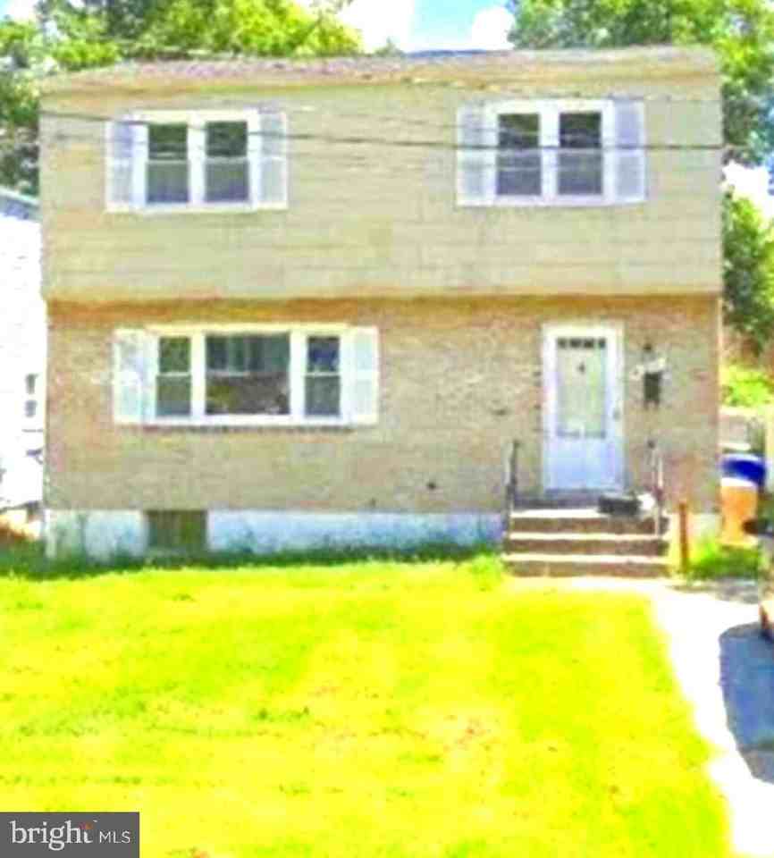 8711 34th Ave - Photo 2 of 9