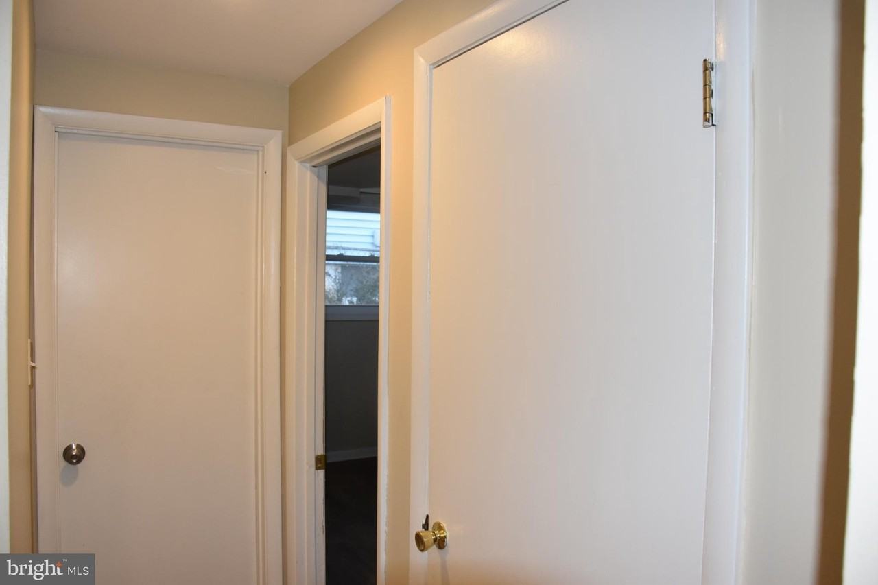 8711 34th Ave - Photo 5 of 9