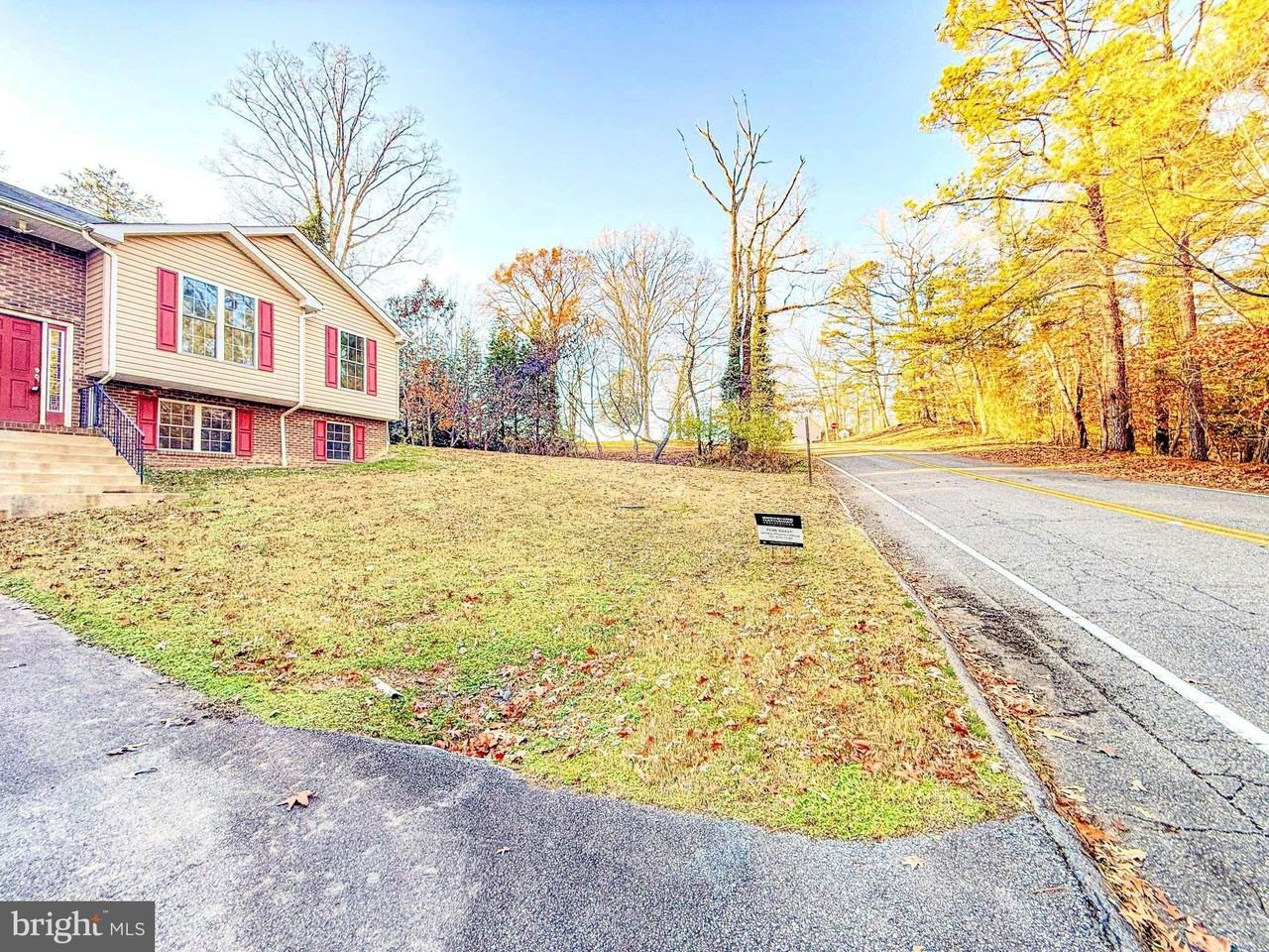 23053 Gunston Dr - Photo 2 of 24