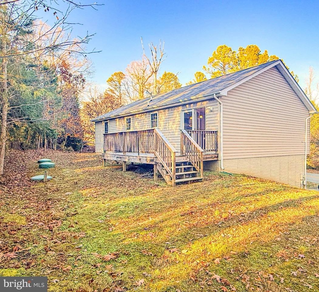 23053 Gunston Dr - Photo 6 of 24