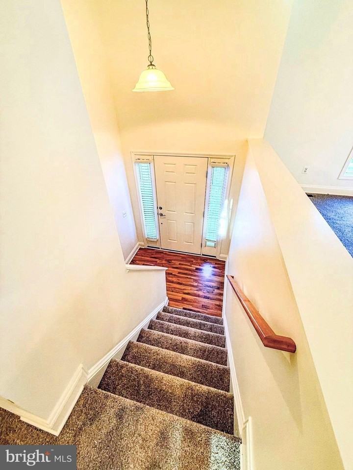 23053 Gunston Dr - Photo 7 of 24