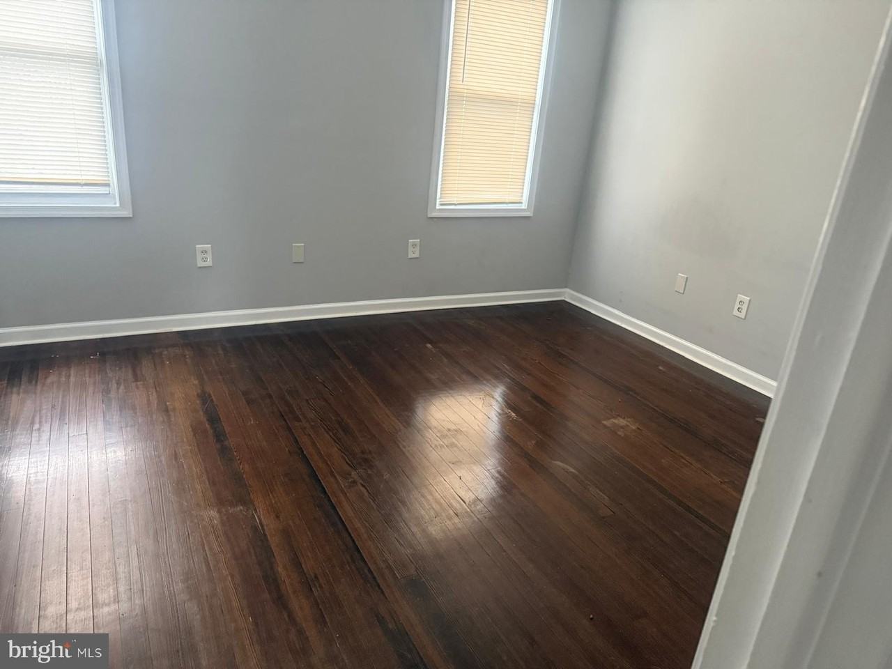 1147 Indiana Avenue - Photo 4 of 10