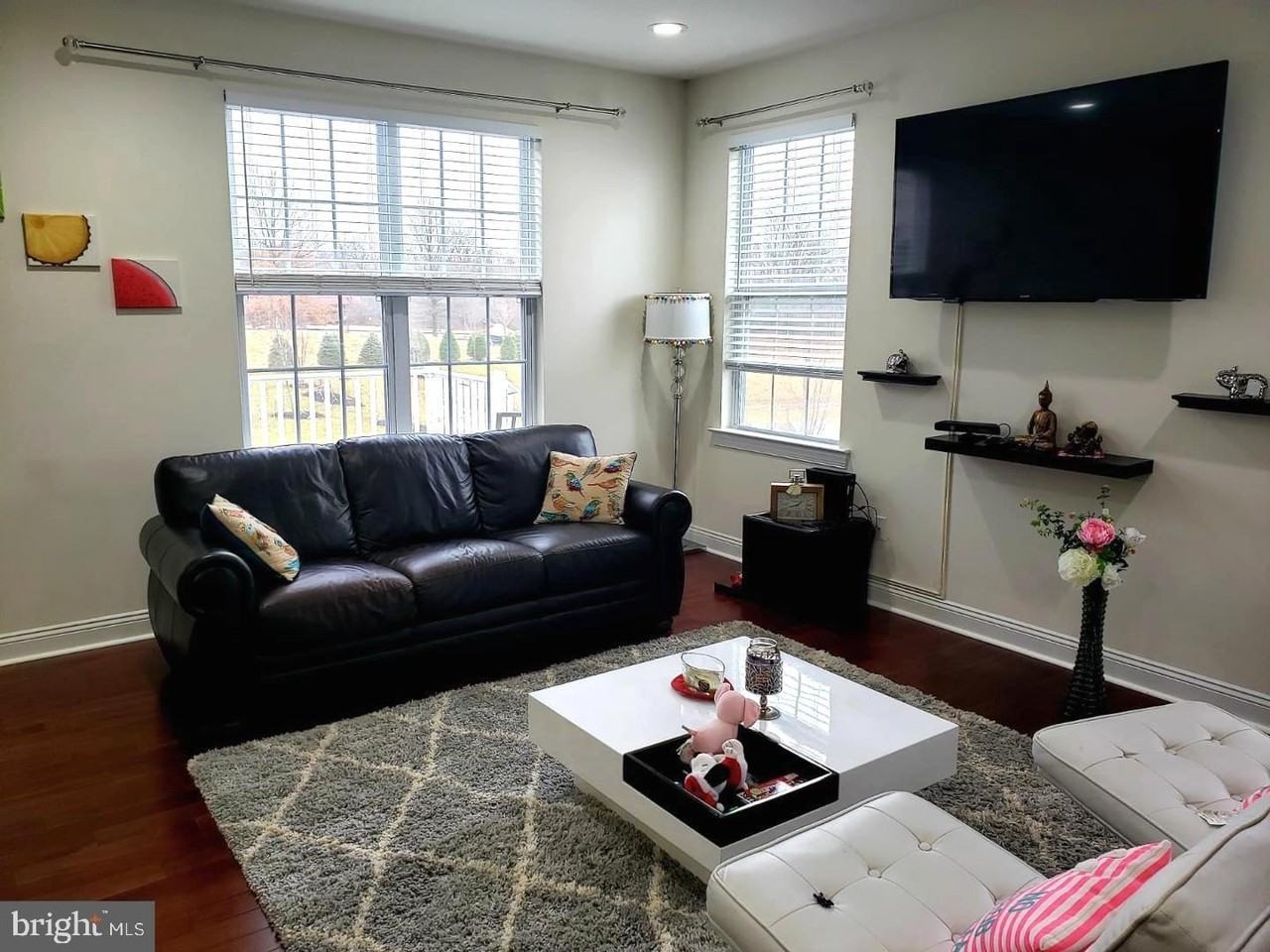 323 W Boulder Dr - Photo 3 of 15