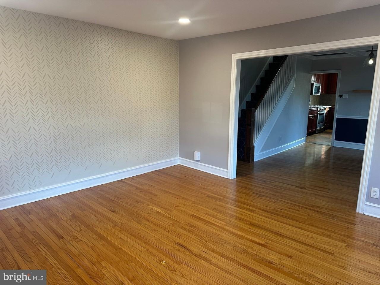 204 Rosemary Avenue - Photo 5 of 34