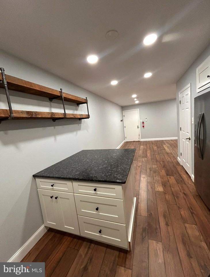 306 Washington St Apt 8 #8 - Photo 5 of 14