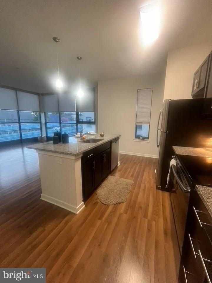 401 N RACE Street unit: 119 #119 - Photo 6 of 26