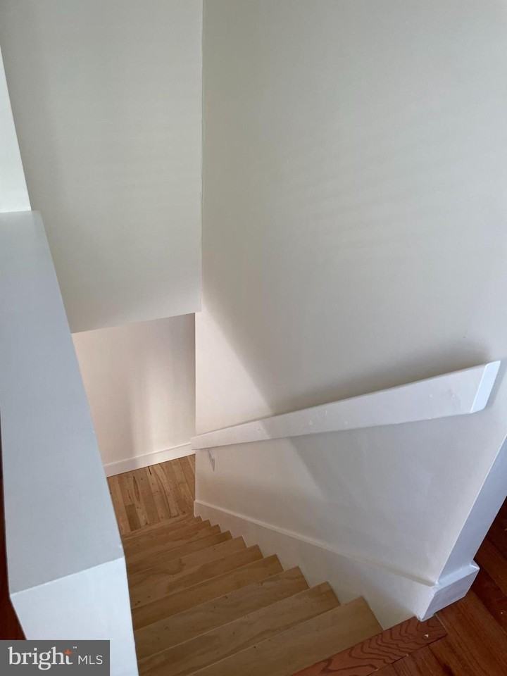 511 Morse St - Photo 5 of 12