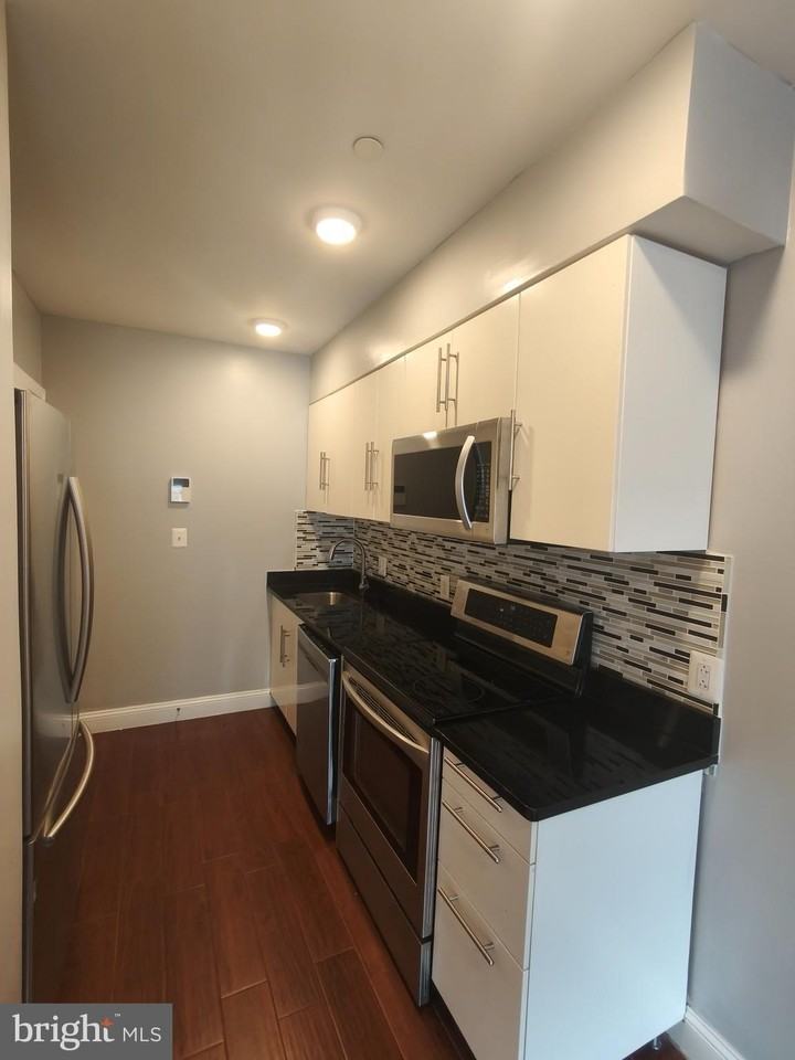 615-617 N 11th St Apt 3f #3F - Photo 2 of 19