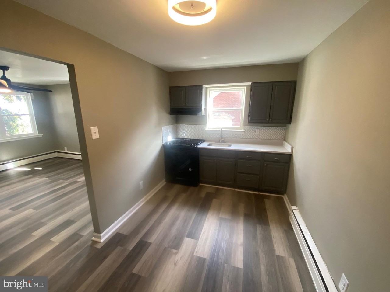 326 Van Kirk St - Photo 3 of 9