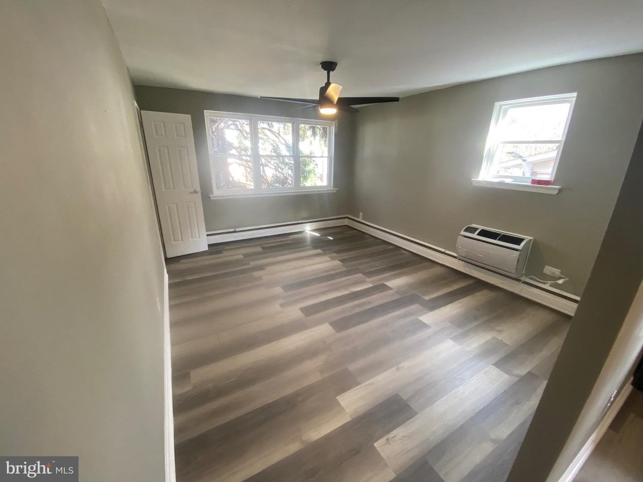 326 Van Kirk St - Photo 4 of 9