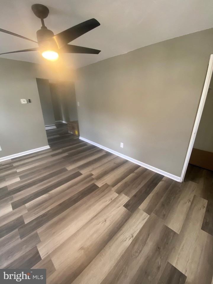 326 Van Kirk St - Photo 5 of 9