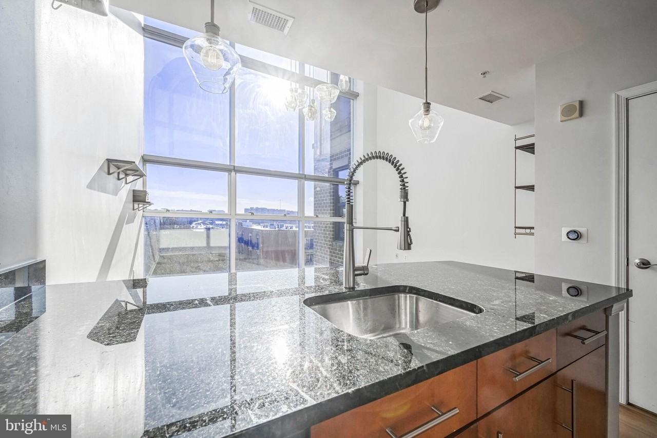 444 West Broad Street #619 - Photo 5 of 21