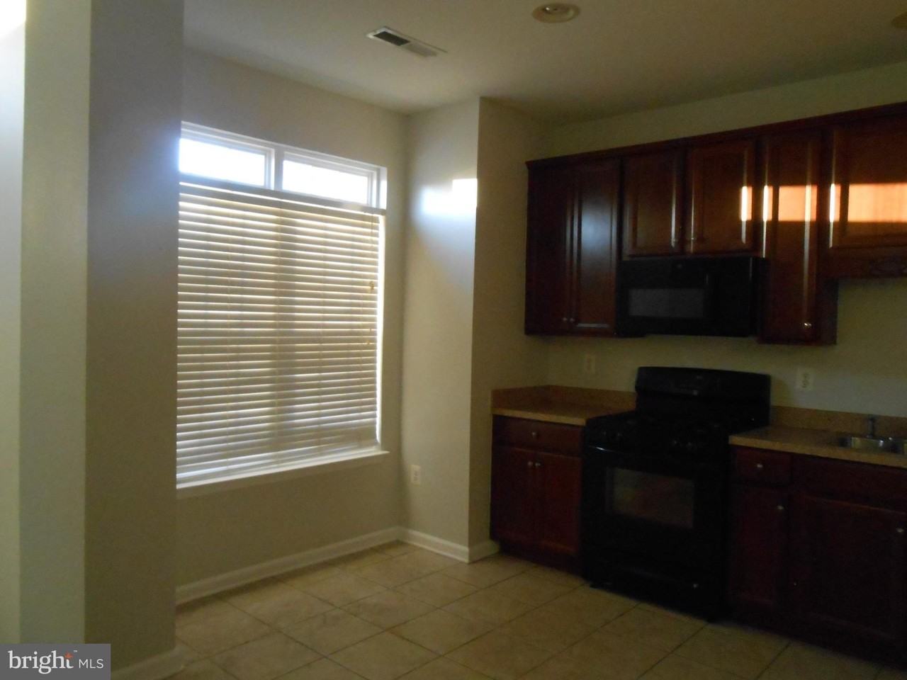 202 London Downs Circle - Photo 4 of 22