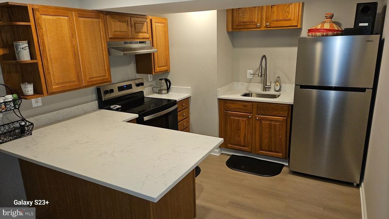 7611 Kingsbury Road - Photo 2 of 16