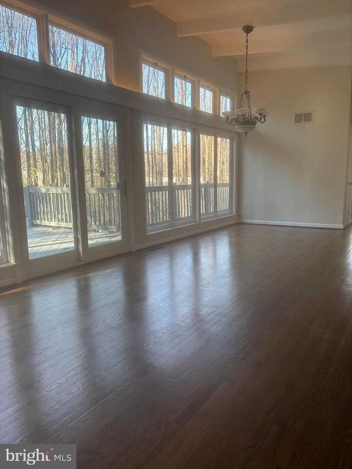 7425 Dulany Drive - Photo 5 of 34