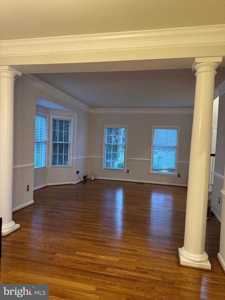 10838 Welbury Ct - Photo 7 of 29