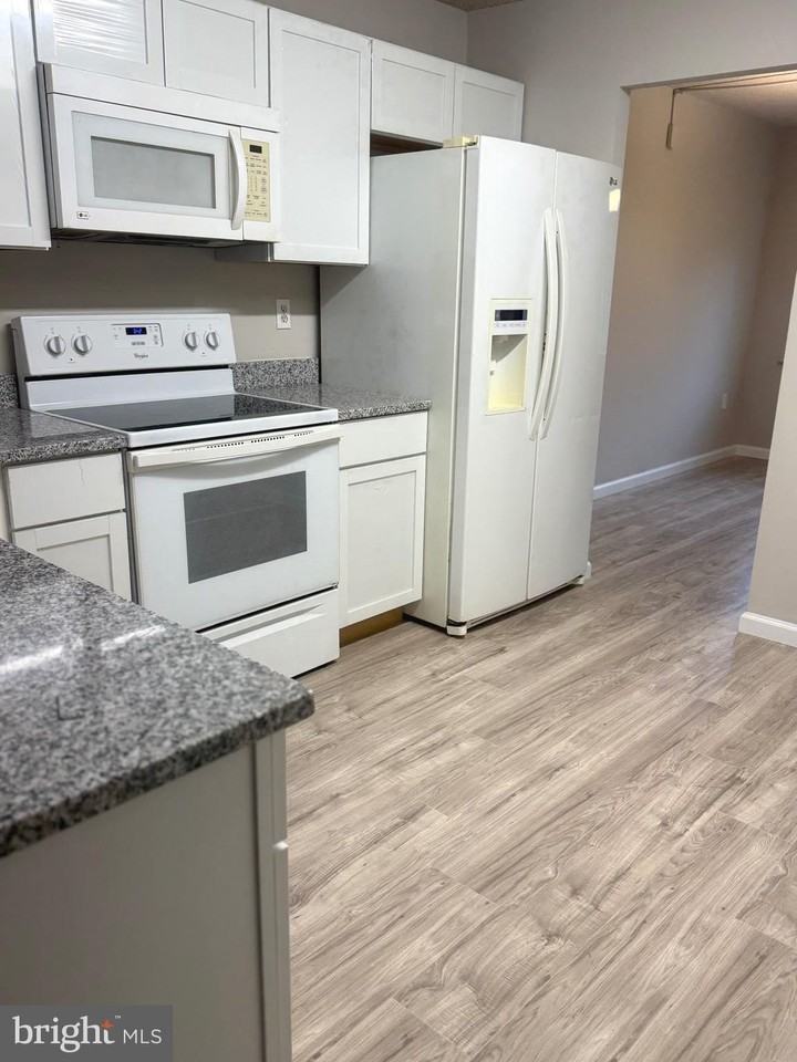 11739 Ledura Ct Apt T7 #T7 - Photo 7 of 19