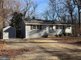 featured image of 5206 Easton Drive