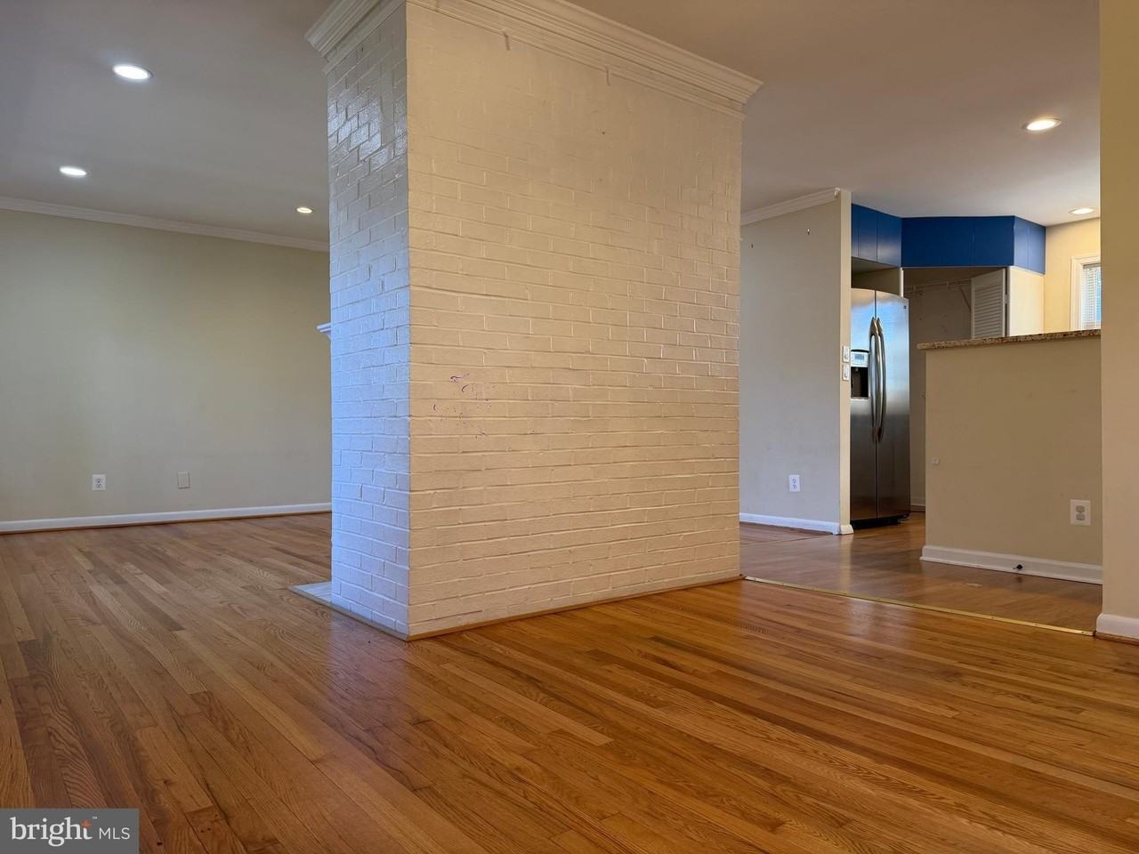 5206 Easton Dr - Photo 5 of 43