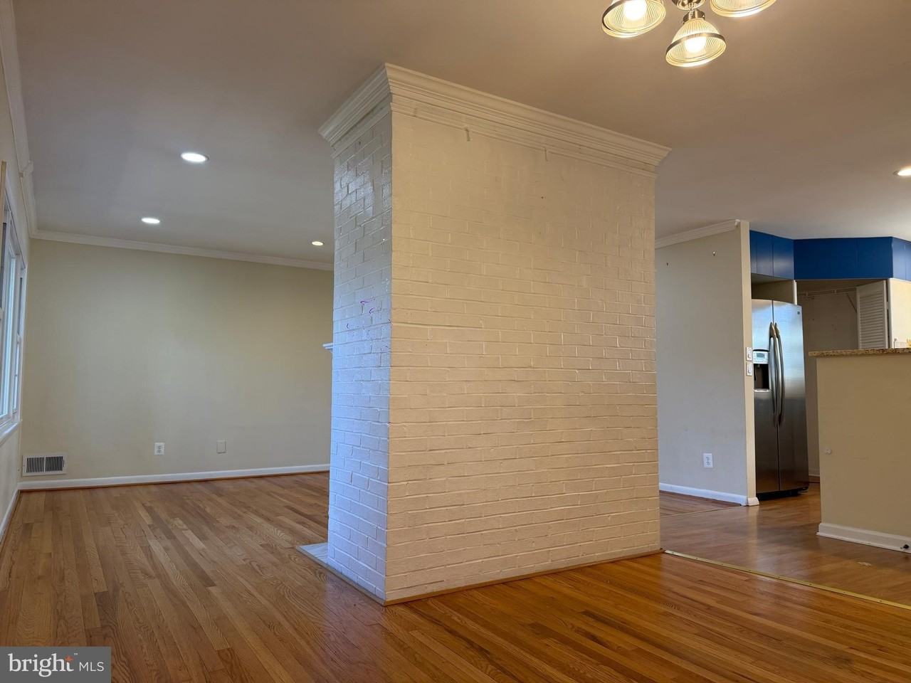 5206 Easton Dr - Photo 7 of 43