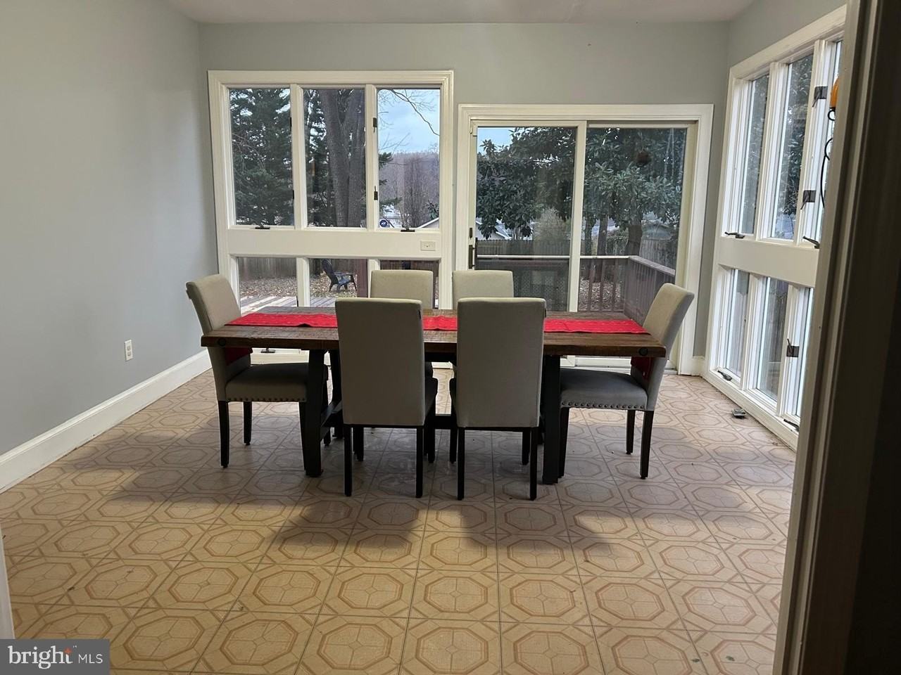 270 Belleview Ave - Photo 4 of 10