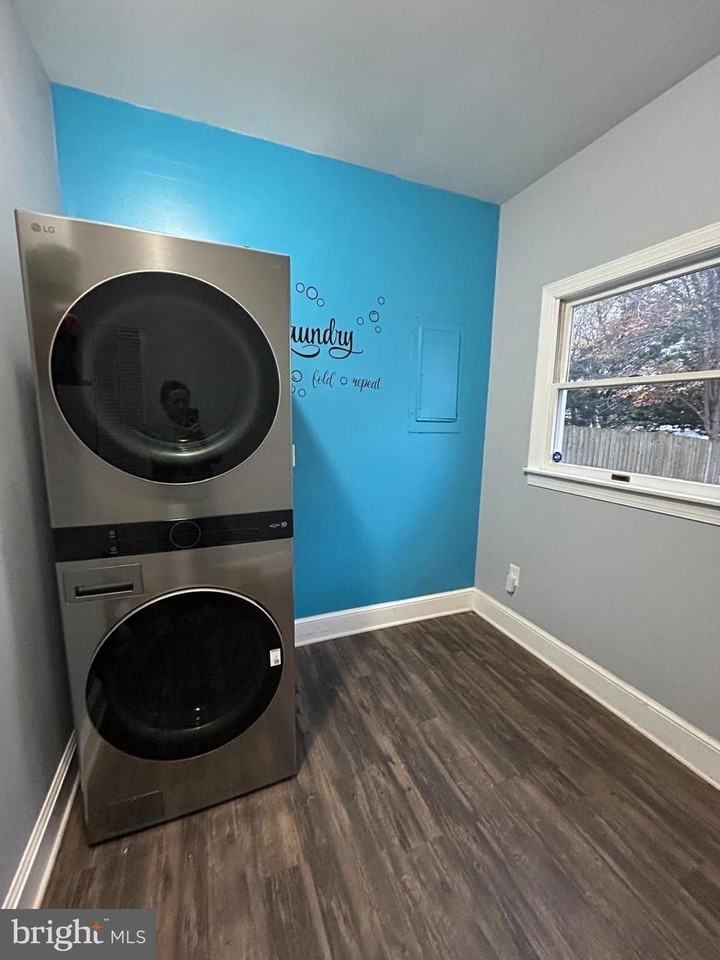 270 Belleview Ave - Photo 7 of 10