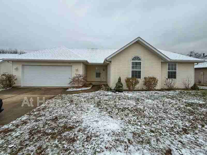 814 Fox Creek Street