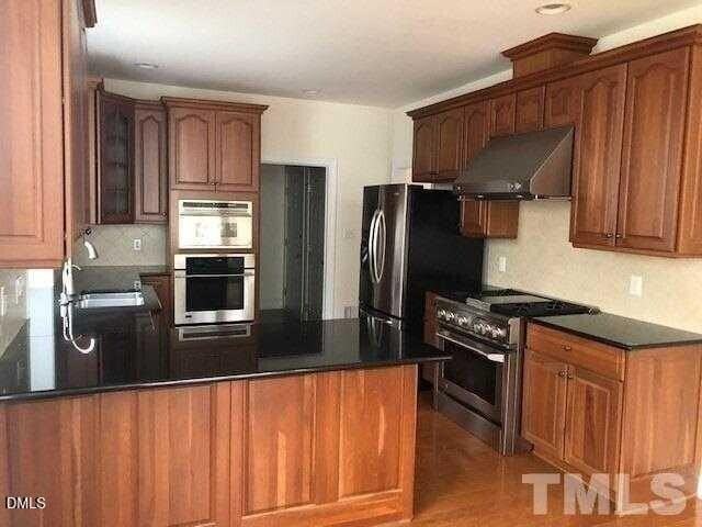 11629 Broadfield Court - Photo 2 of 8