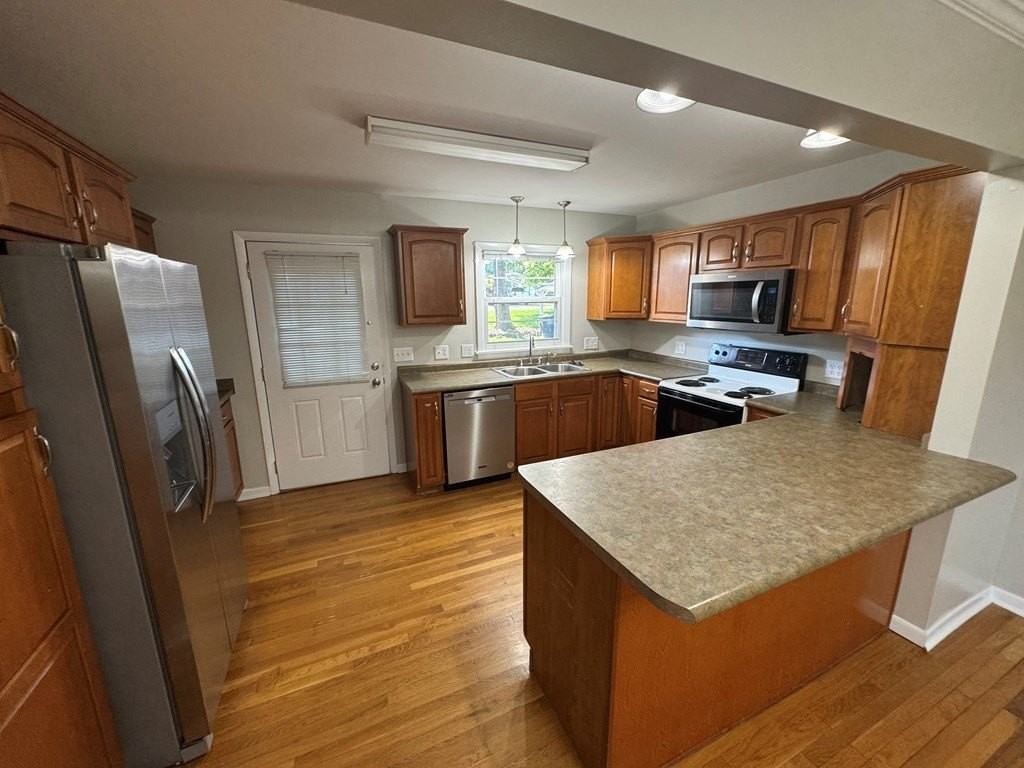 145 S Maple Ave - Photo 5 of 21