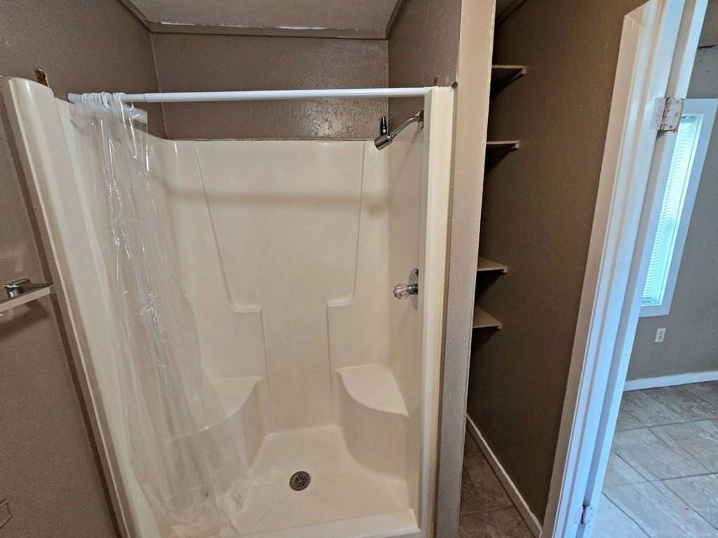 620 Allie Lane - Photo 2 of 8