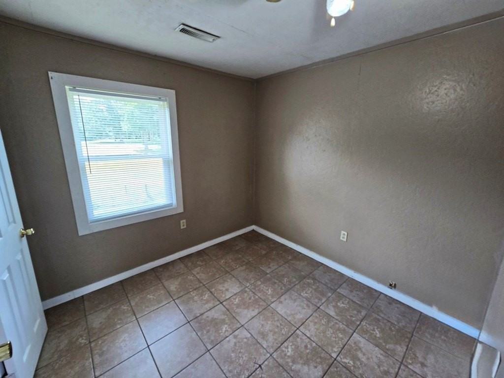 620 Allie Lane - Photo 5 of 8