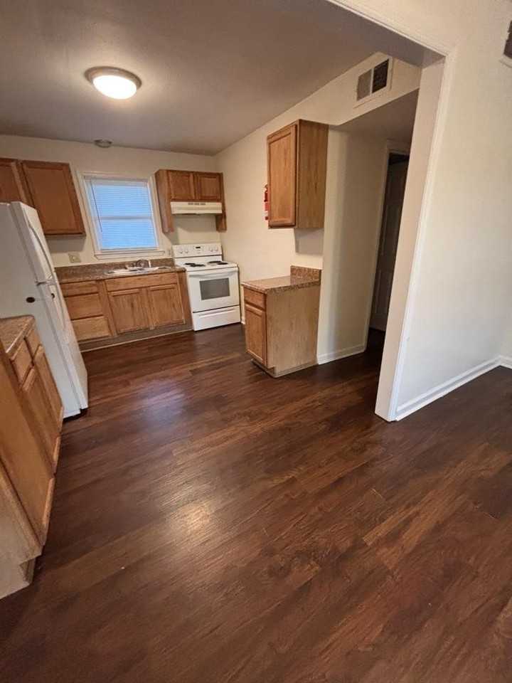 500 Skyline Dr - Photo 2 of 11