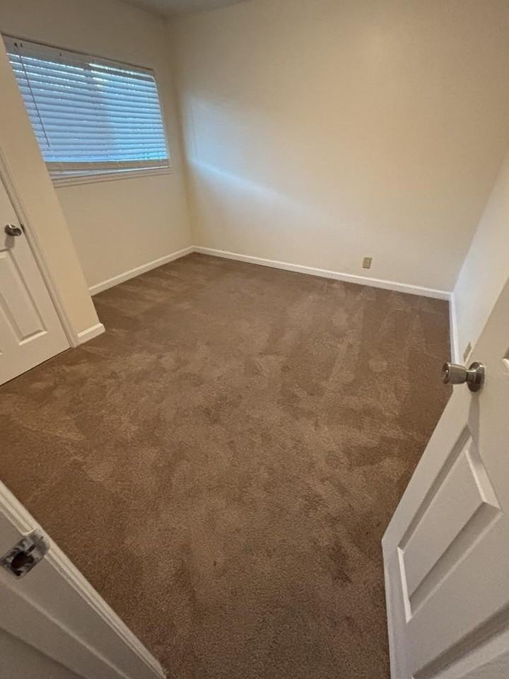 500 Skyline Dr - Photo 5 of 11