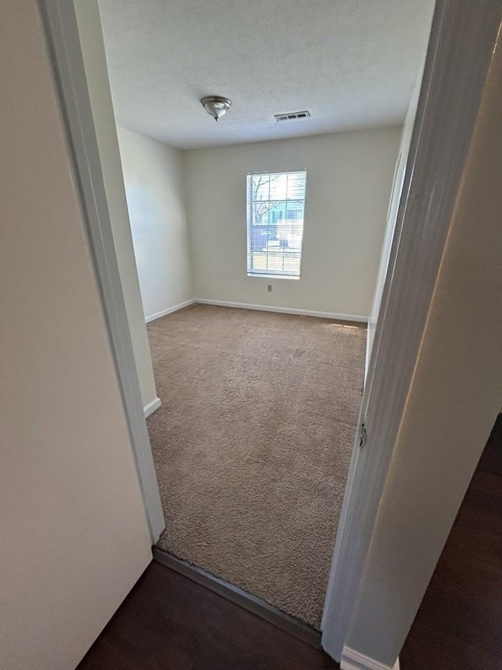 246 Dogwood Pointe Drive - Photo 6 of 10