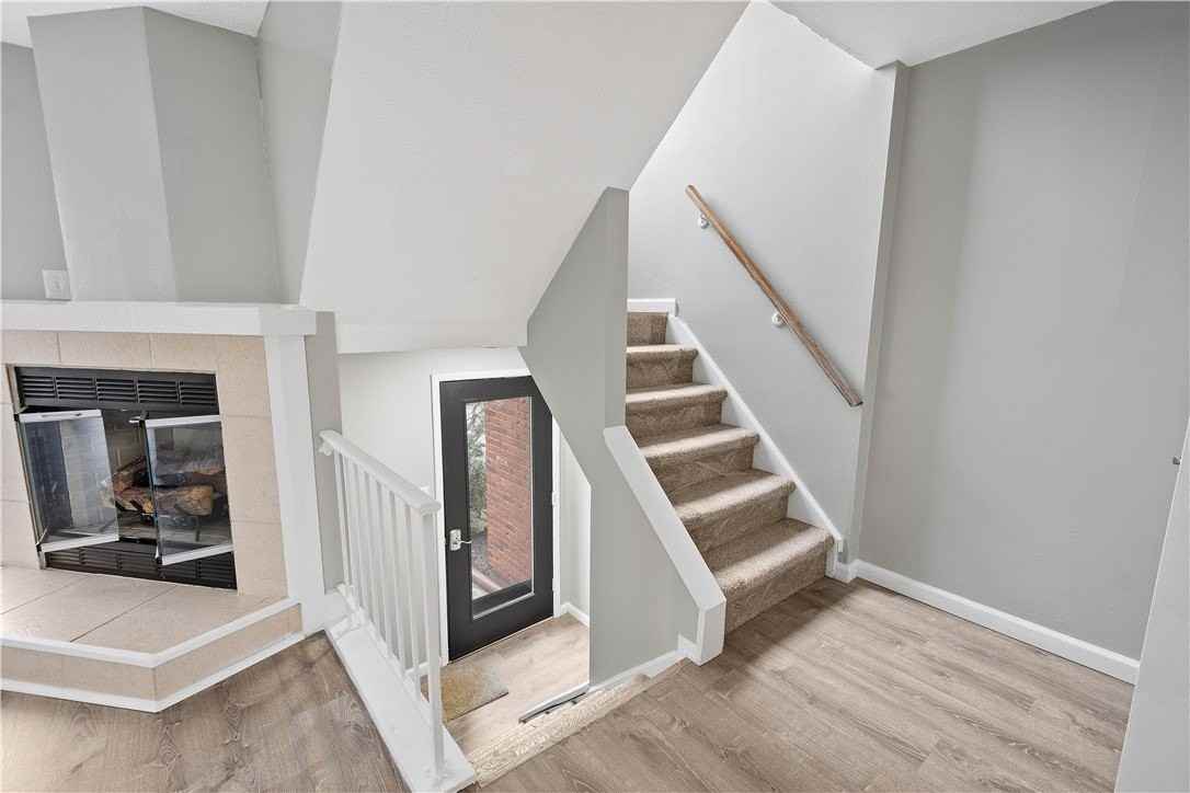 228 Glen Spring Cir - Photo 5 of 33