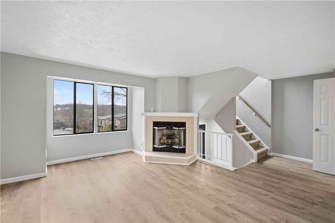 228 Glen Spring Cir - Photo 6 of 33