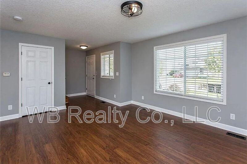 710 Se Murphy Dr - Photo 2 of 15