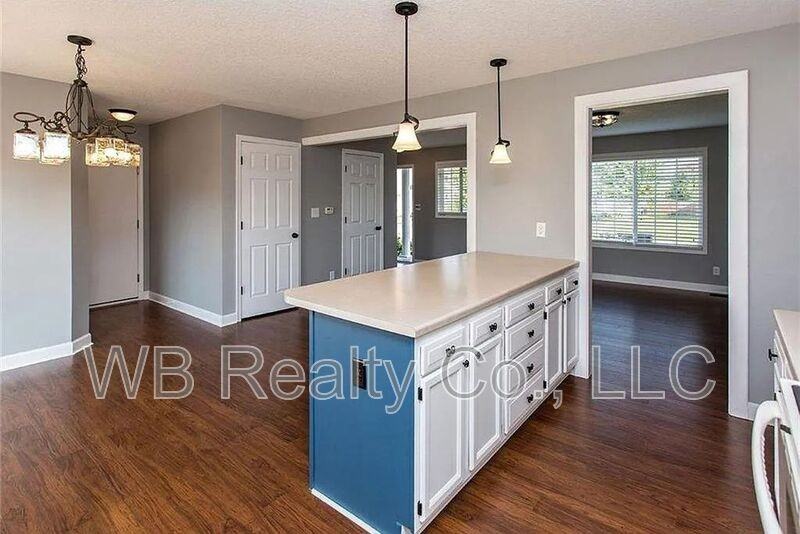 710 Se Murphy Dr - Photo 6 of 15