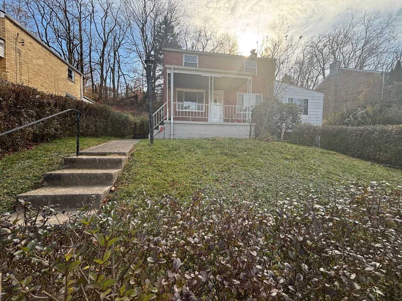 123 Macfarlane Dr - Photo 2 of 35