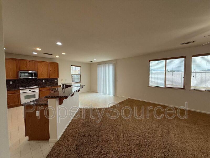 17340 Ferndale St - Photo 5 of 46