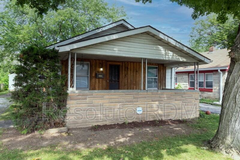 1644 N Centennial St - Photo 2 of 23