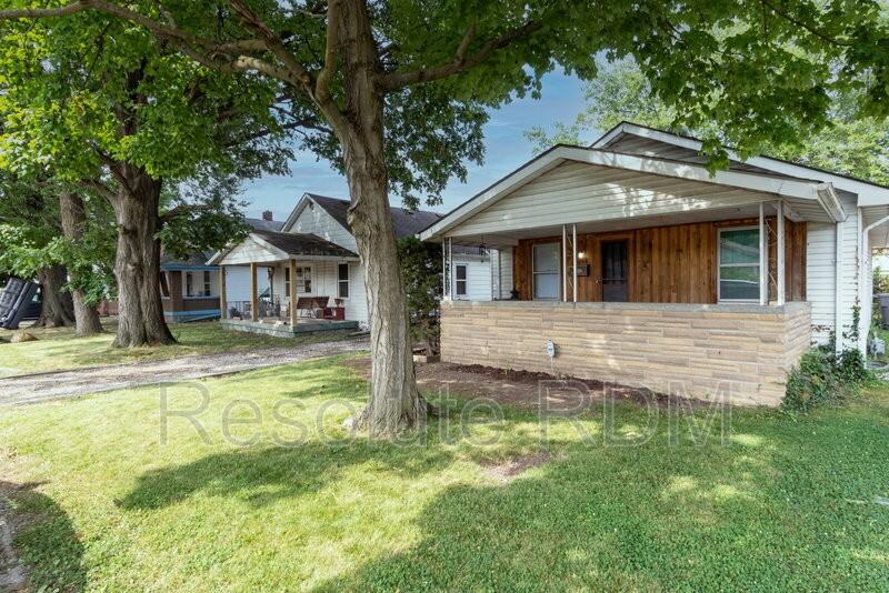 1644 N Centennial St - Photo 3 of 23