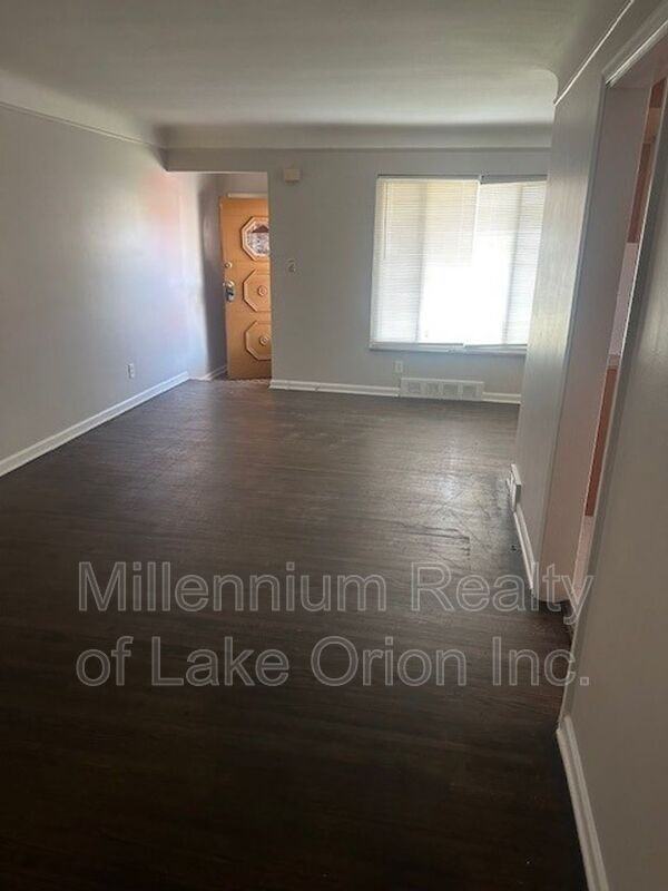 19288 Lahser Rd - Photo 2 of 26